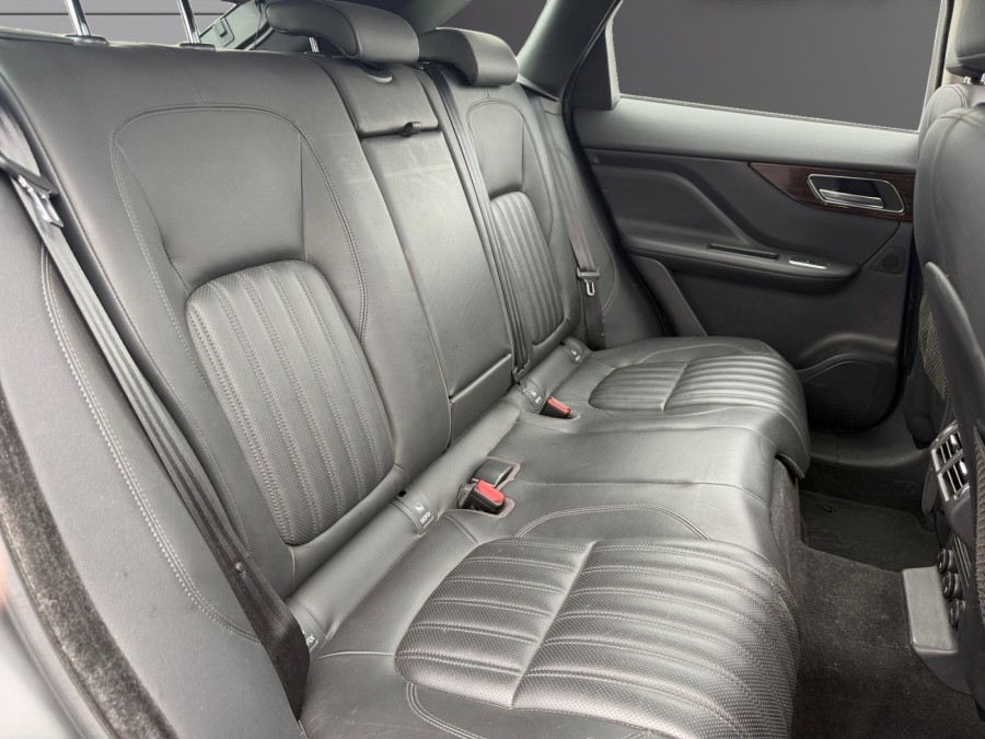 JAGUAR d'occasion FPACE 2 D 180 AWD PRESTIGE de 2017 St Gaudens (31)﻿