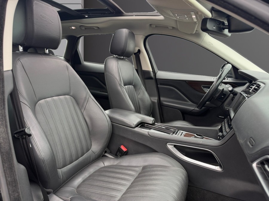 JAGUAR d'occasion FPACE 2 D 180 AWD PRESTIGE de 2017 St Gaudens (31)﻿