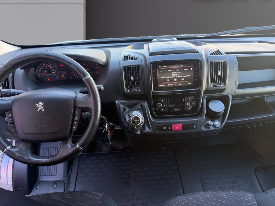 PEUGEOT d'occasion BOXER 2.2 BLUE HDI 140 VITRE 335 L3H2 HANDICAP de