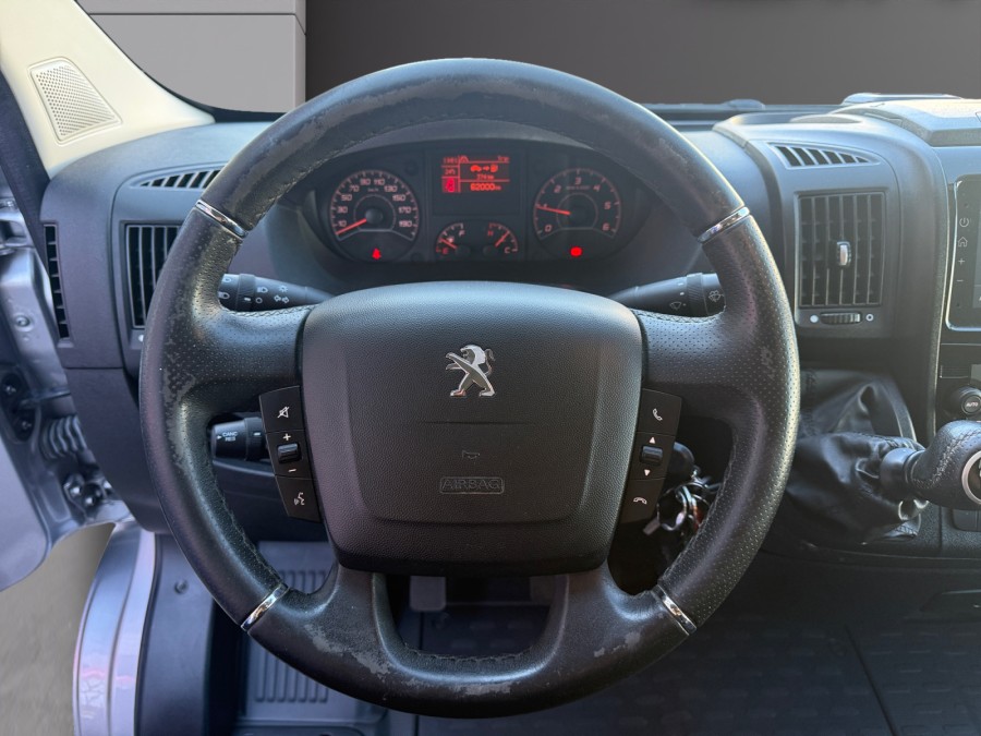 PEUGEOT d'occasion BOXER 2.2 BLUE HDI 140 VITRE 335 L3H2 HANDICAP de