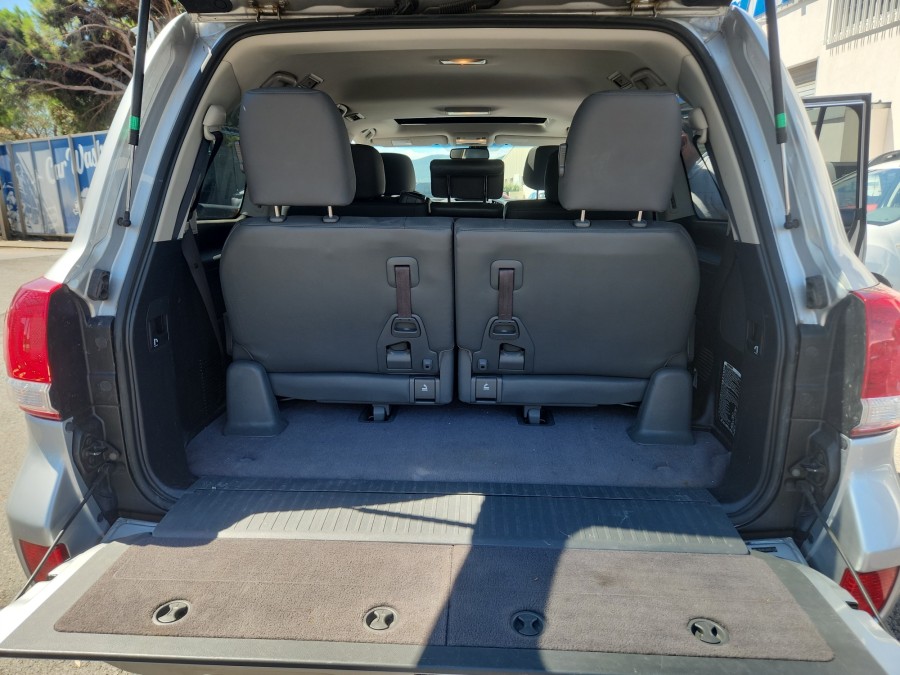 TOYOTA d'occasion LANDCRUISER SW 4.5 V8 D-4D 286CH 7PL de 2011 Frejus