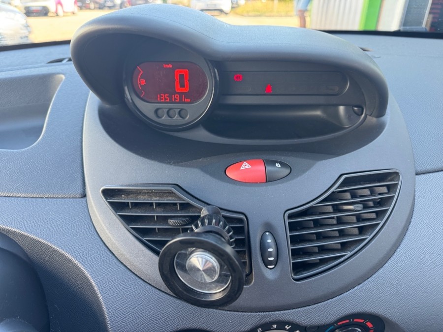 RENAULT d'occasion TWINGO 1.2 16v 75ch Night&Day de 2008 Troyes (10)﻿