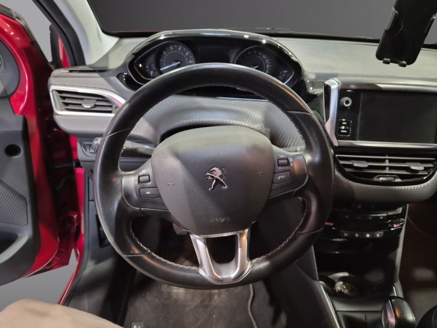 PEUGEOT d'occasion 208 AFFAIRE 1.2 PURE TECH 82 PREMIUM de 2019