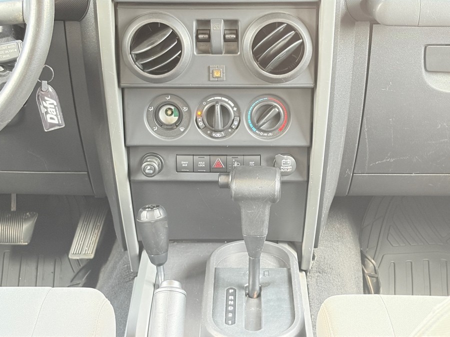 JEEP d'occasion WRANGLER 2.8 CRD Rubicon BA de 2008 Troyes (10)﻿