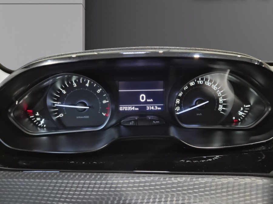 PEUGEOT d'occasion 208 AFFAIRE 1.2 PURE TECH 82 PREMIUM de 2019