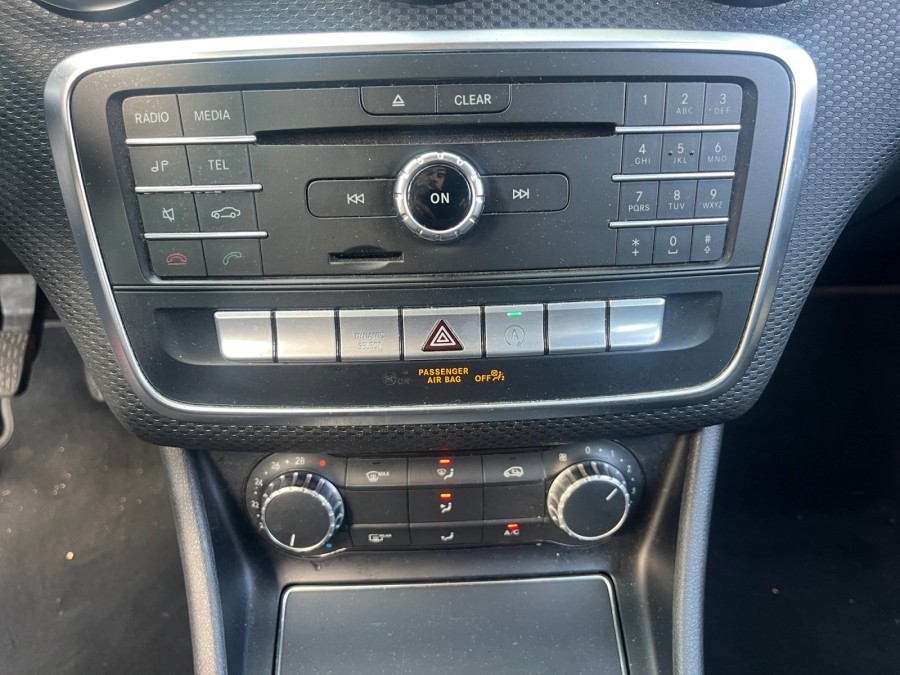 MERCEDES d'occasion A 160 INTUITION de 2016 Salon de Provence (13)﻿