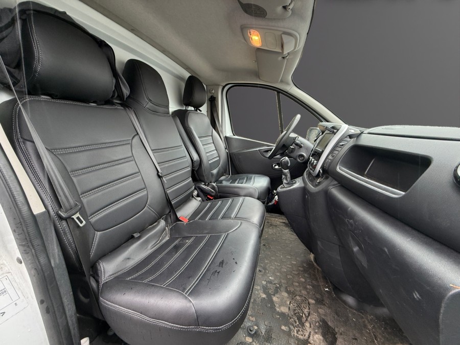 RENAULT d'occasion TRAFIC L1H1 1200 KG DCI 145 ENERGY EDC CONFORT de