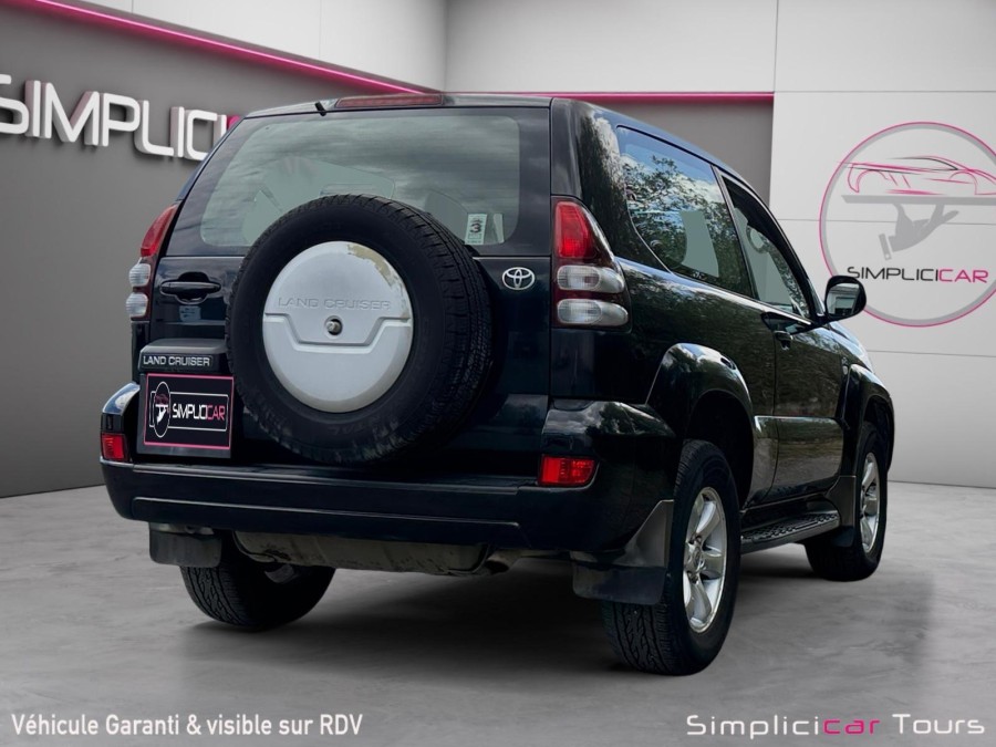 TOYOTA d'occasion Land cruiser 165 D-4D VX BVM6 3p de 2005 Tours (37)﻿