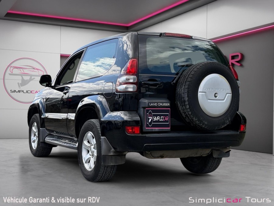 TOYOTA d'occasion Land cruiser 165 D-4D VX BVM6 3p de 2005 Tours (37)﻿