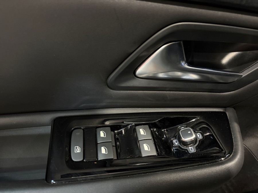 CITROEN d'occasion C5X 1.2 VTI 130 SHINE EAT8 de 2023 Fontainebleau