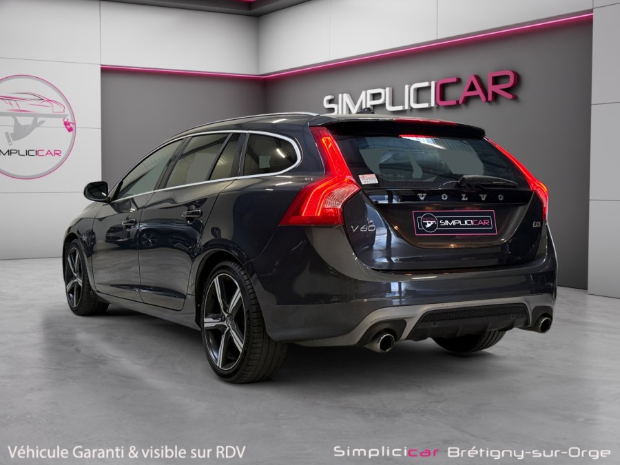 VOLVO d'occasion V60 2 D3 150 R-DESIGN GEARTRONIC AUTO de 2017
