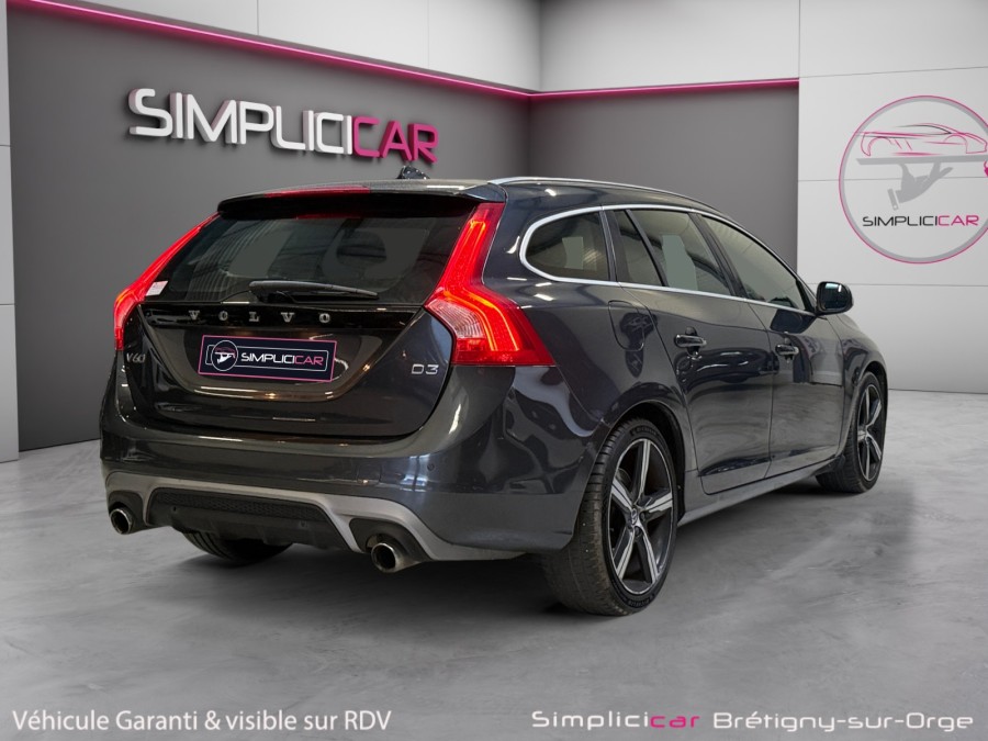 VOLVO d'occasion V60 2 D3 150 R-DESIGN GEARTRONIC AUTO de 2017