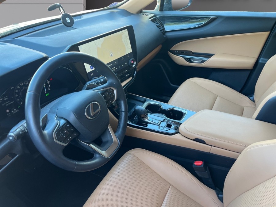 LEXUS d'occasion NX 450H+ 4WD LUXE de 2023 Salon de Provence (13)﻿