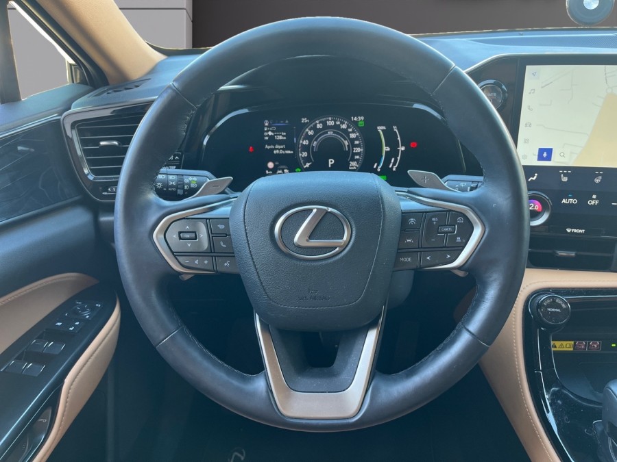 LEXUS d'occasion NX 450H+ 4WD LUXE de 2023 Salon de Provence (13)﻿