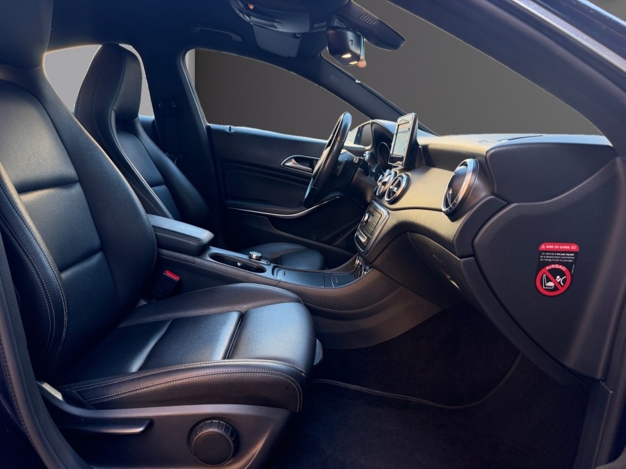 MERCEDES d'occasion CLA 200 d Sensation 7G-DCT de 2017 Cannes (06)﻿