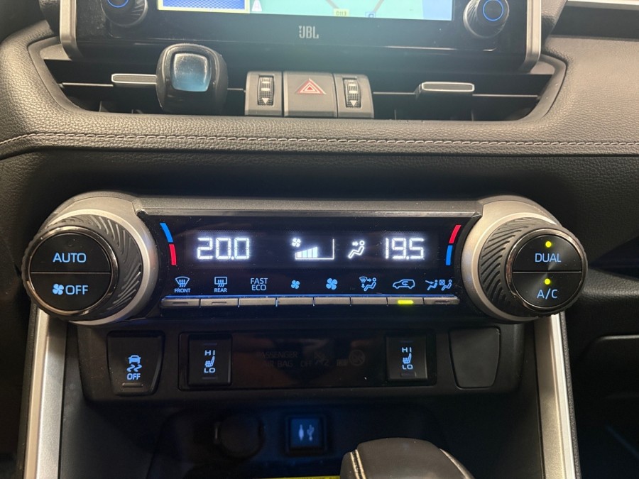 TOYOTA d'occasion RAV4 2.5 HYBRIDE 2WD 218 COLLECTION AUTO de 2019