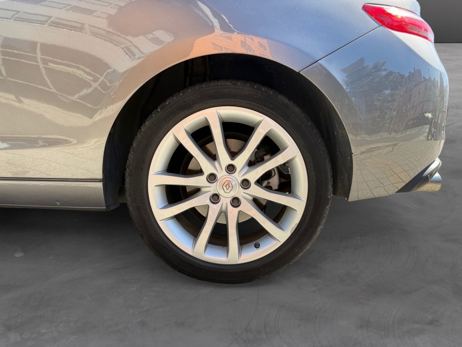 RENAULT d'occasion LAGUNA III 3 V6 DCI 235 4CONTROL AUTO de 2010