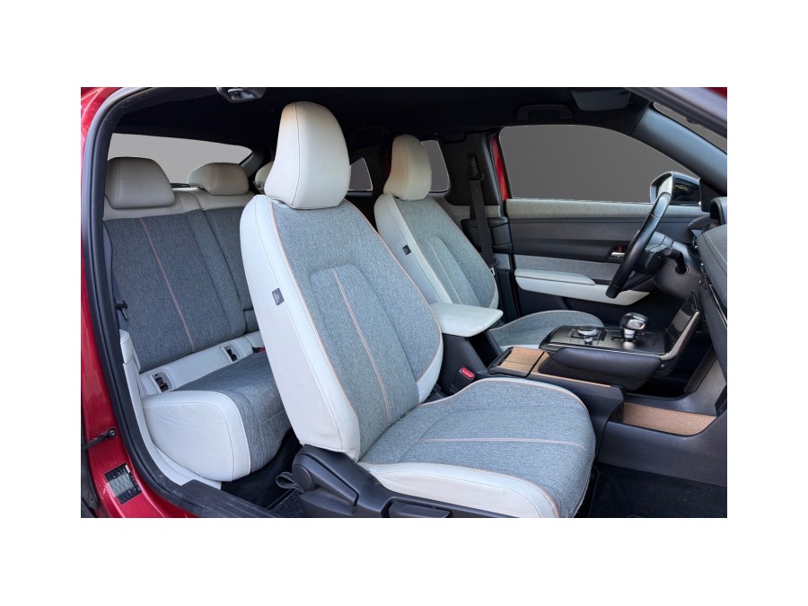 MAZDA d'occasion MX-30 E-SKYACTIV MODERN CONFIDENCE de 2021 La Ciotat