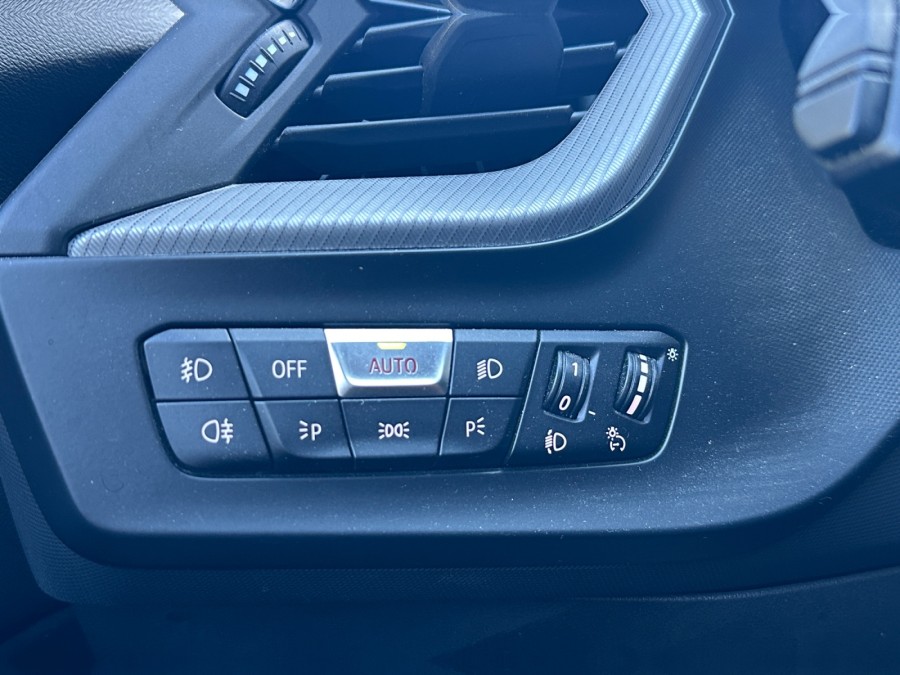 BMW d'occasion SERIE 1 118D PACK M de 2019 Vienne (38)﻿