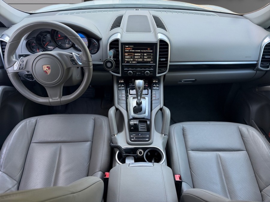 PORSCHE d'occasion CAYENNE 3 V6 D 245 TIPTRONIC S AUTO de 2014 Salon
