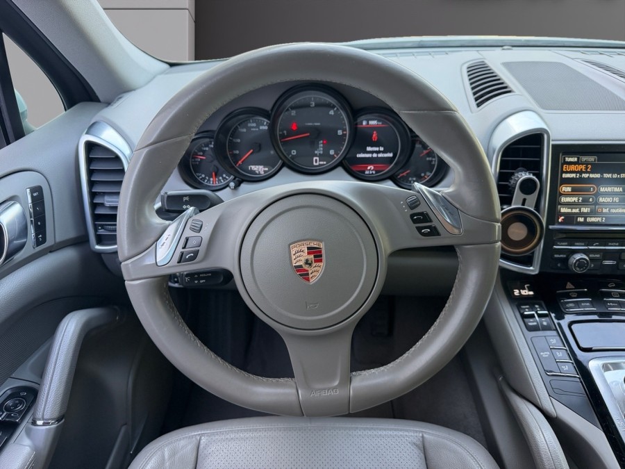 PORSCHE d'occasion CAYENNE 3 V6 D 245 TIPTRONIC S AUTO de 2014 Salon