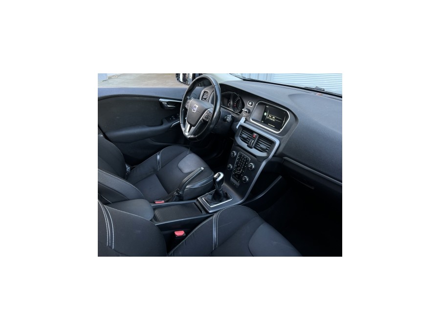 VOLVO d'occasion V40 VOLVO V40 D3 150ch Momentum Business de 2014 La