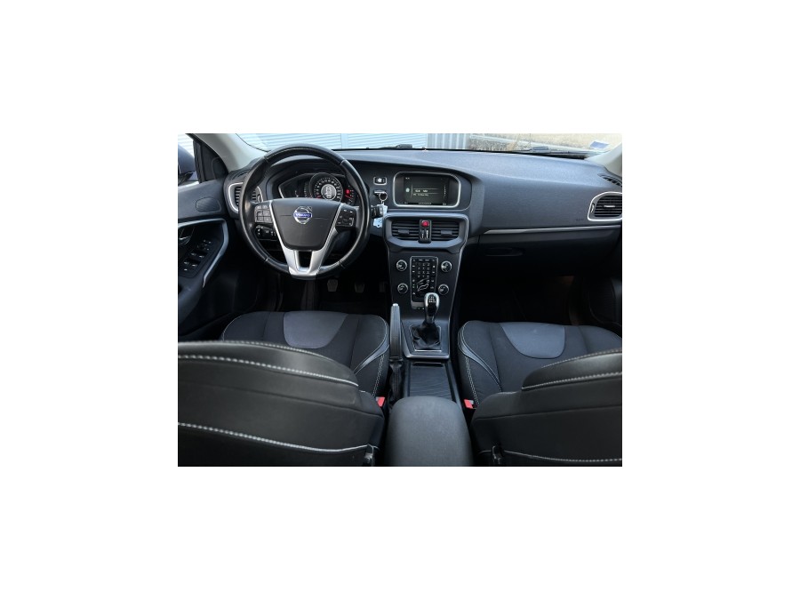 VOLVO d'occasion V40 VOLVO V40 D3 150ch Momentum Business de 2014 La