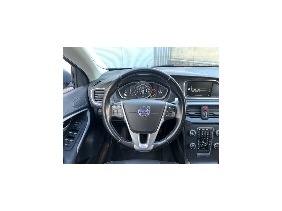 VOLVO d'occasion V40 VOLVO V40 D3 150ch Momentum Business de 2014 La