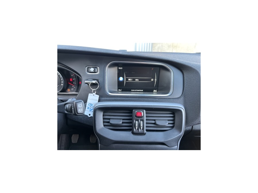 VOLVO d'occasion V40 VOLVO V40 D3 150ch Momentum Business de 2014 La