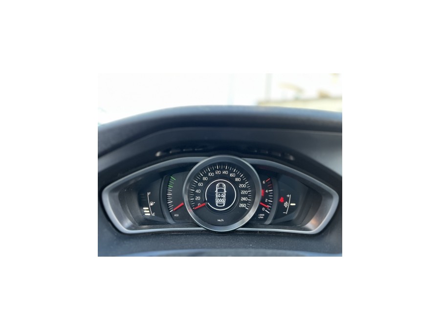 VOLVO d'occasion V40 VOLVO V40 D3 150ch Momentum Business de 2014 La