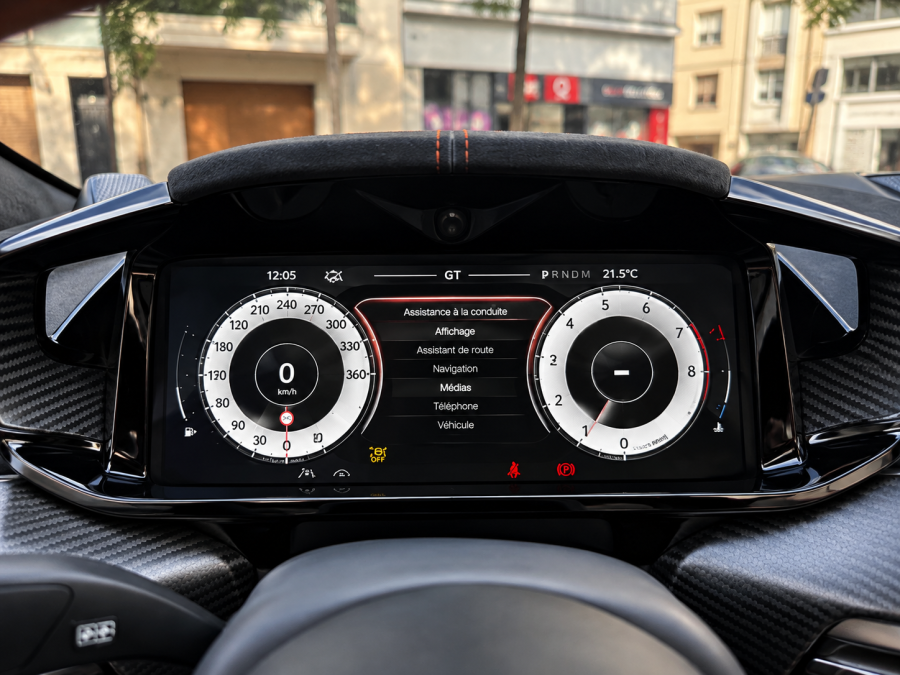 ASTON MARTIN d'occasion VANQUISH 5.2 V12 835CV de 2025 Montreuil (93)﻿