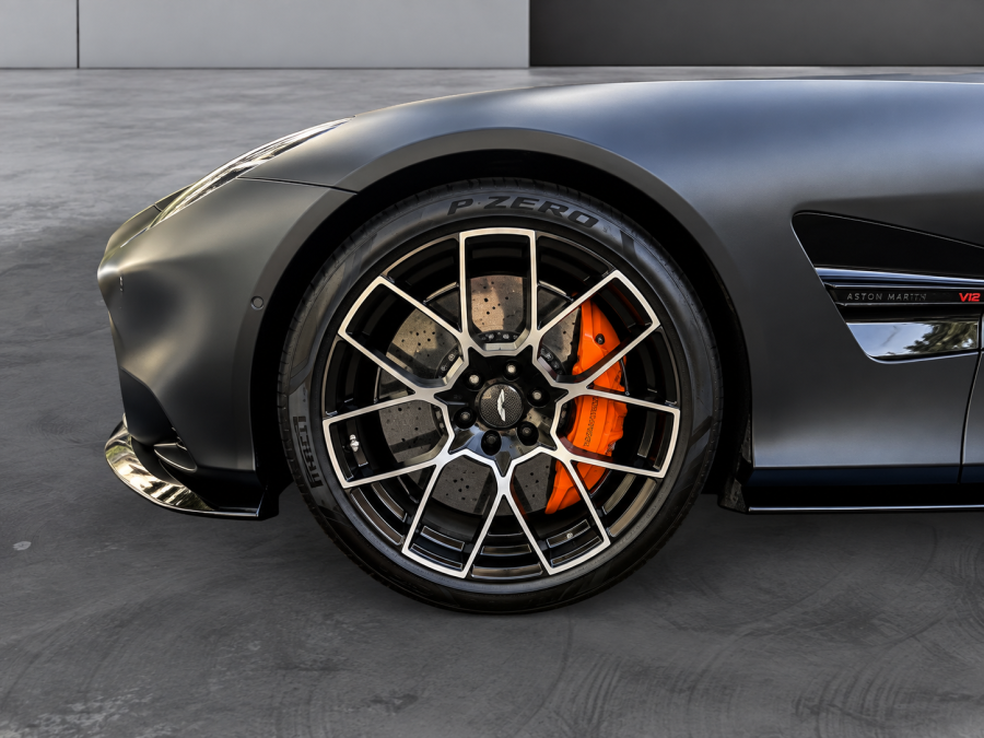 ASTON MARTIN d'occasion VANQUISH 5.2 V12 835CV de 2025 Montreuil (93)﻿