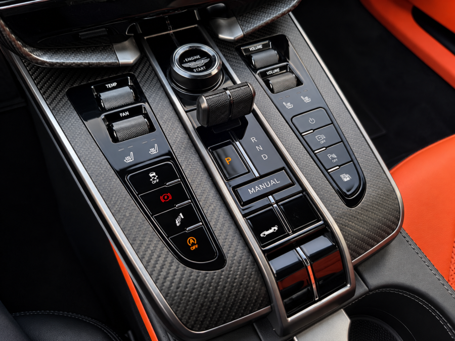 ASTON MARTIN d'occasion VANQUISH 5.2 V12 835CV de 2025 Montreuil (93)﻿