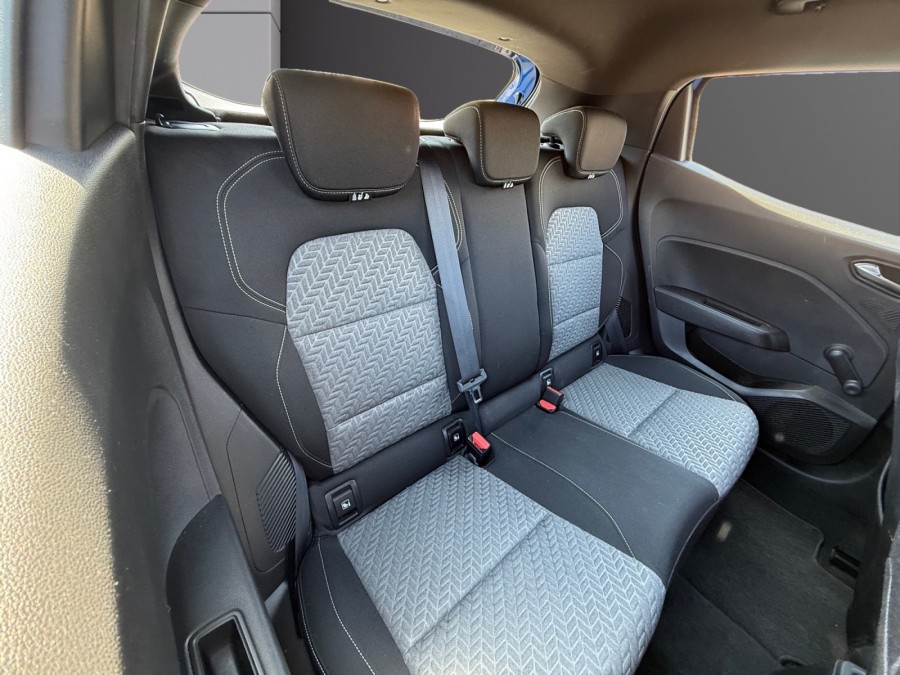 RENAULT d'occasion CLIO 1.6 E-Tech 140ch Limited -21 de 2021