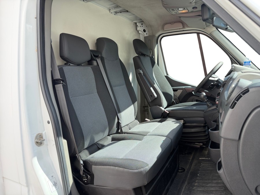 RENAULT d'occasion MASTER F3500 CA L3H2 DCI 150 CONFORT de 2013 Saint