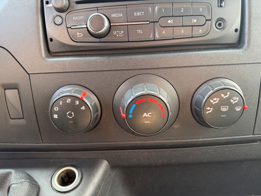 RENAULT d'occasion MASTER F3500 CA L3H2 DCI 150 CONFORT de 2013 Saint