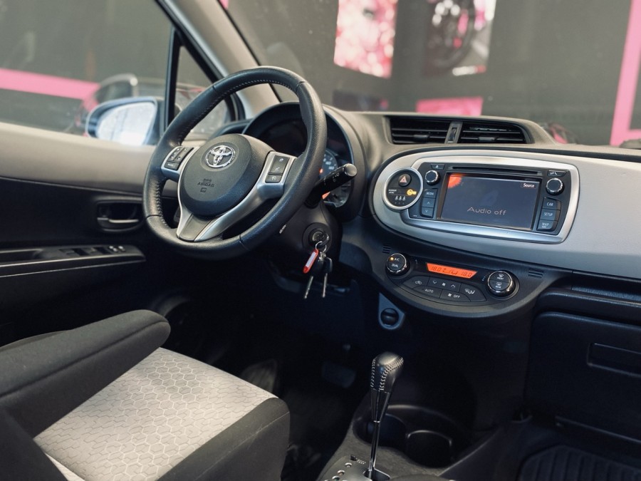 TOYOTA d'occasion YARIS 1.3 de 2013 Annecy (74)﻿