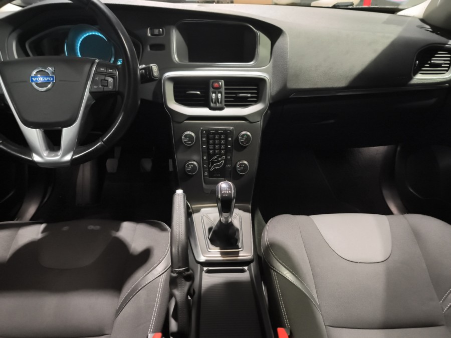 VOLVO d'occasion V40 T2 de 2015 Beauvais (60)﻿