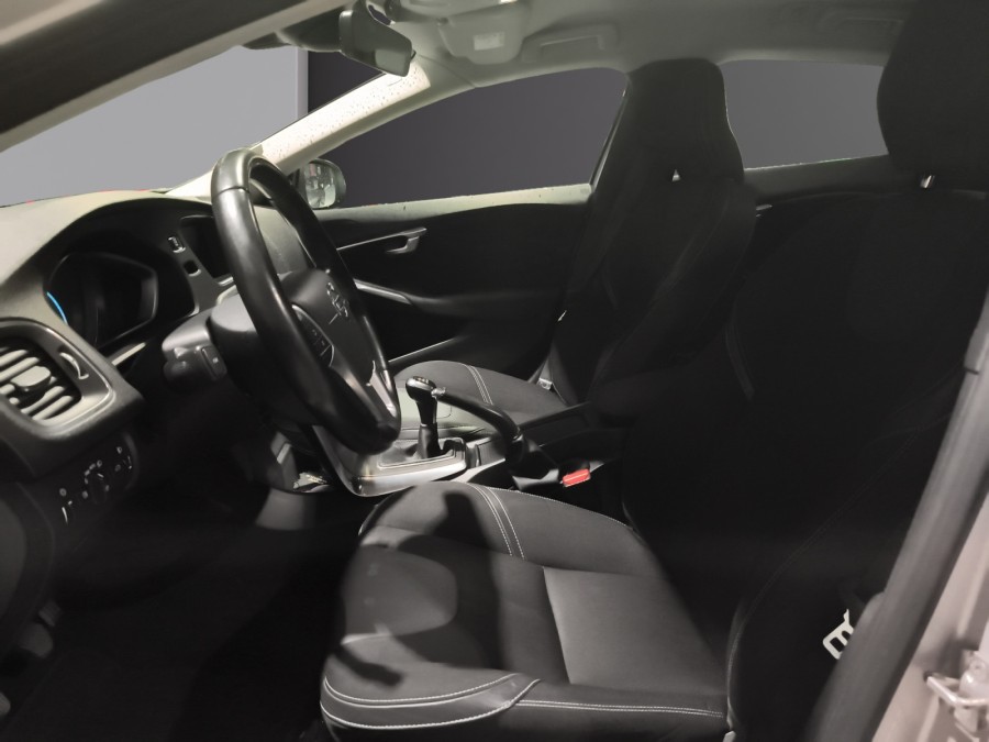 VOLVO d'occasion V40 T2 de 2015 Beauvais (60)﻿