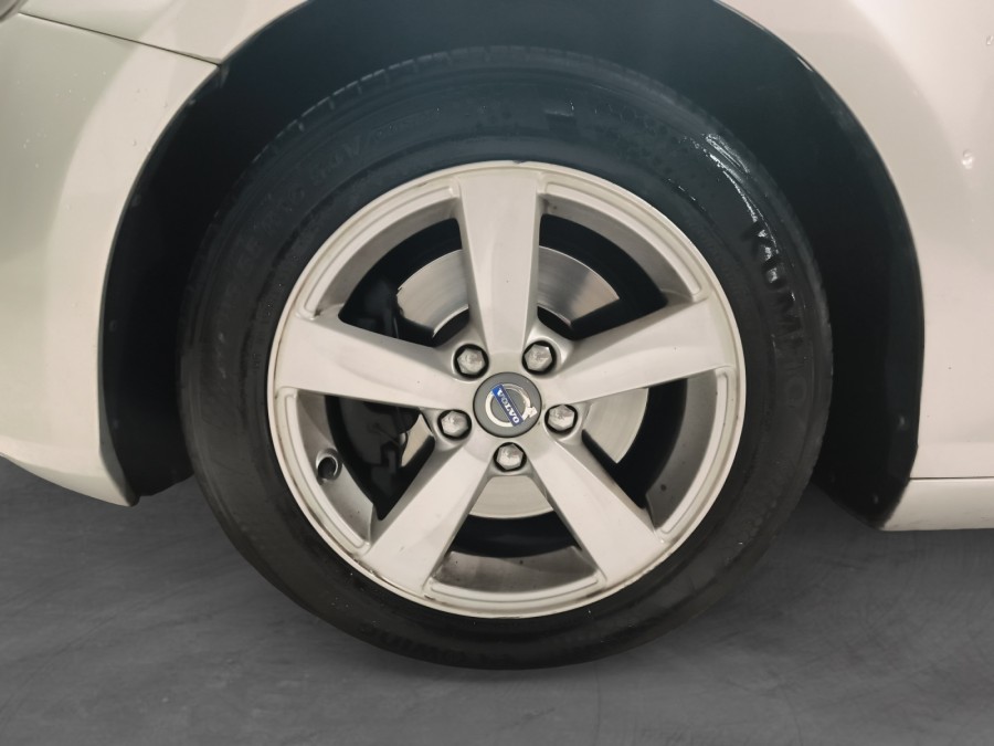 VOLVO d'occasion V40 T2 de 2015 Beauvais (60)﻿