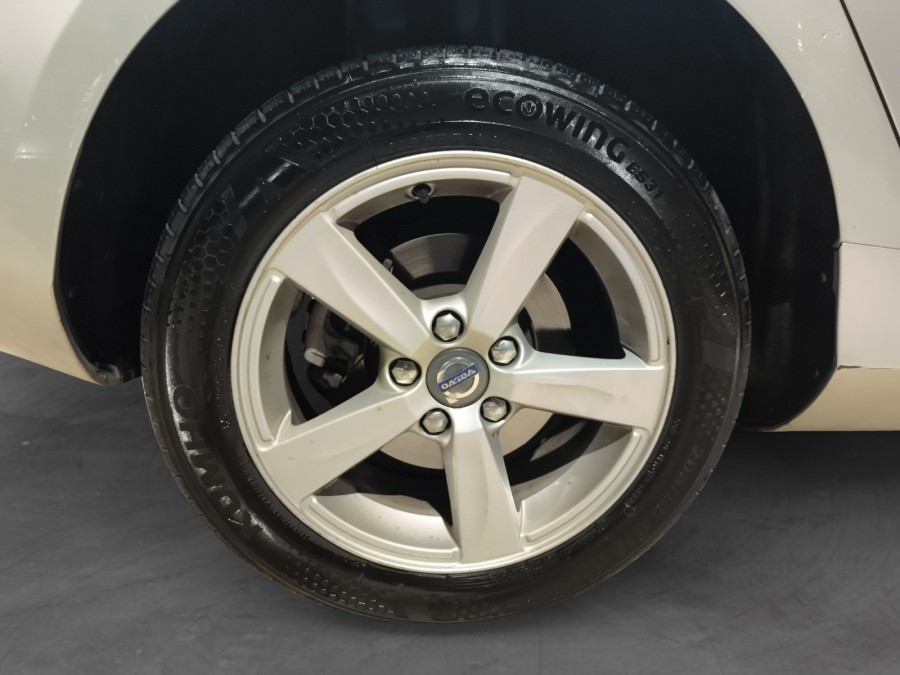 VOLVO d'occasion V40 T2 de 2015 Beauvais (60)﻿