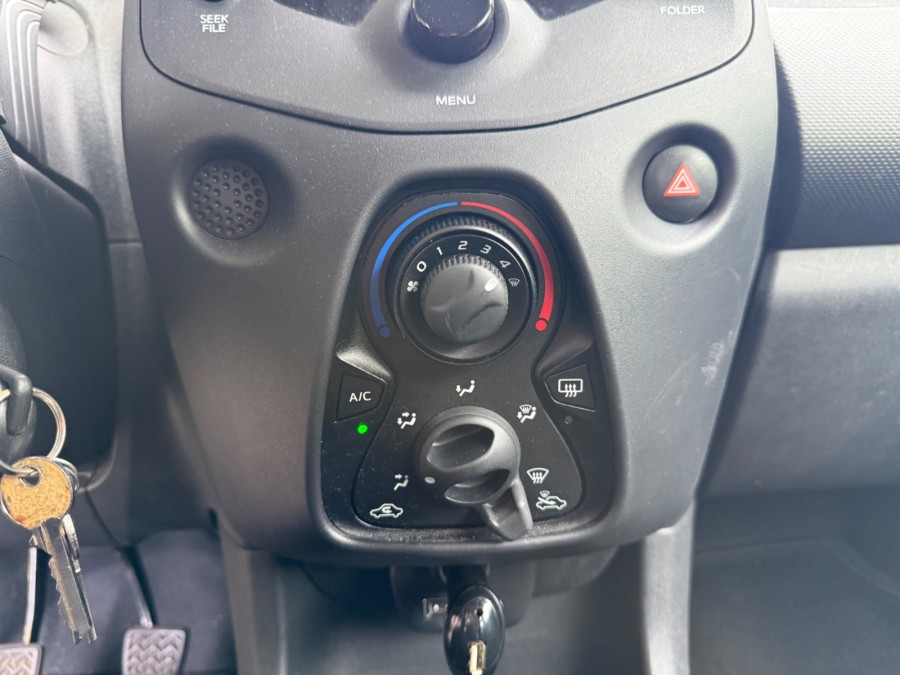 TOYOTA d'occasion AYGO 1.0 VVT-i 72ch x-black 3p de 2019 Champigny