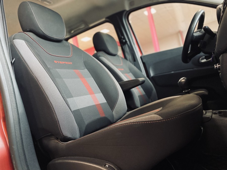 DACIA d'occasion LODGY DACIA Lodgy TCe 130 7 places STEPWAY de 2019
