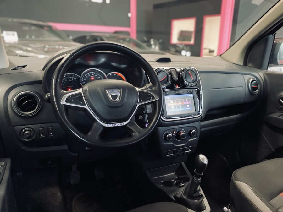 DACIA d'occasion LODGY DACIA Lodgy TCe 130 7 places STEPWAY de 2019