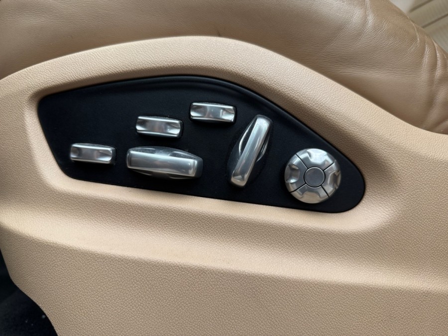 PORSCHE d'occasion CAYENNE E HYBRID de 2019 Narbonne (11)﻿