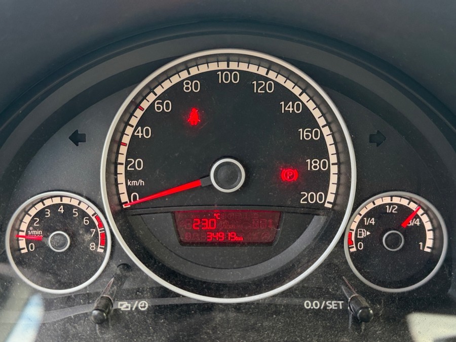 VOLKSWAGEN d'occasion UP 1.0 60ch up! club 5p de 2015 Orleans (45)﻿