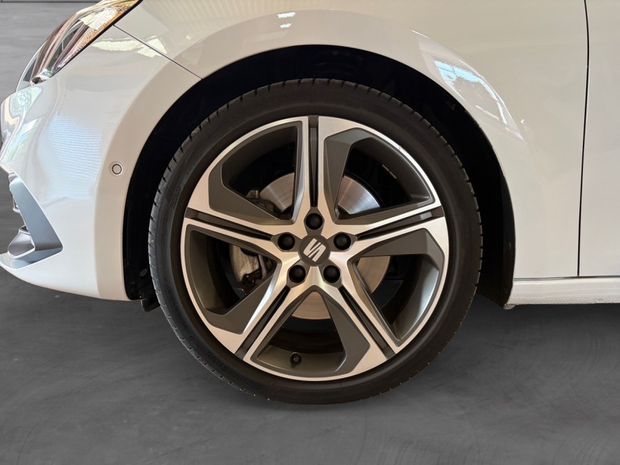SEAT d'occasion LEON 1.5 ETSI 150 XCELLENCE DSG de 2022 Rodez (12)﻿