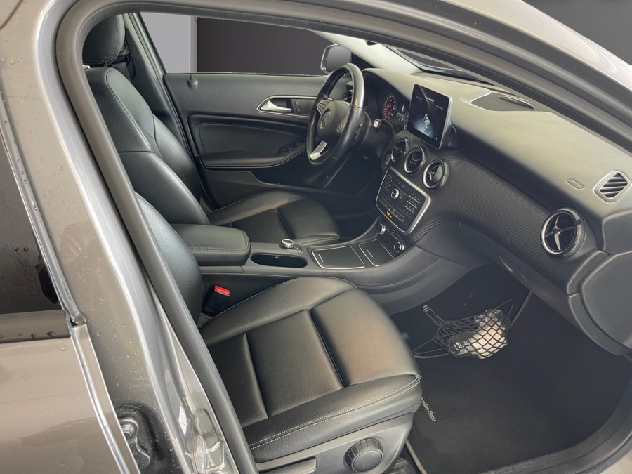MERCEDES d'occasion CLASSE GLA GLA 200 D STARLIGHT INTUITION de 2019