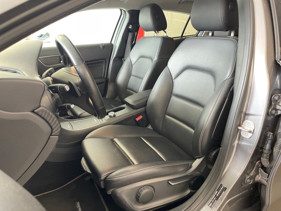 MERCEDES d'occasion CLASSE GLA GLA 200 D STARLIGHT INTUITION de 2019
