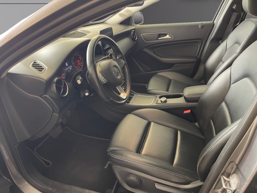 MERCEDES d'occasion CLASSE GLA GLA 200 D STARLIGHT INTUITION de 2019